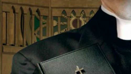 Violenza sessuale su minori, sacerdote querela presunta vittima