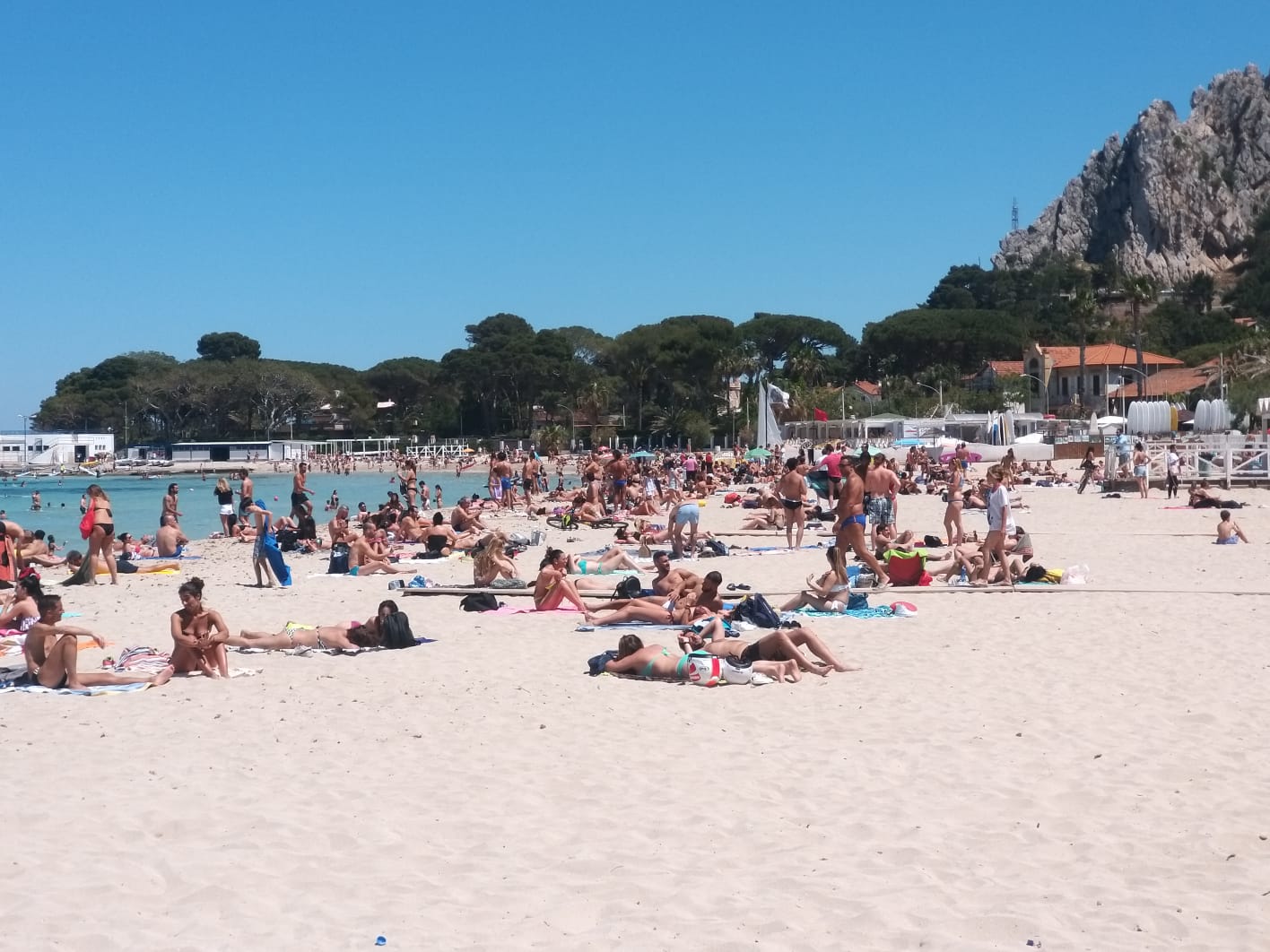 Spiaggia di Mondello, resta sospesa la revoca della concessione alla Italo Belga