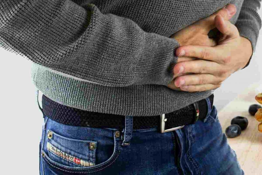 Donna di 48 anni muore in Ospedale, grave il marito: si sospetta una grave intossicazione alimentare