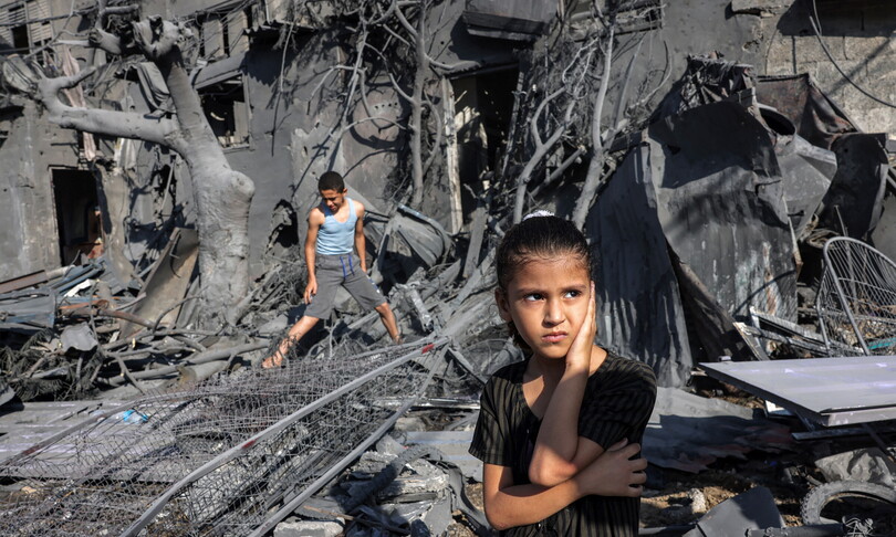 La catastrofe umanitaria nella striscia di Gaza: un mese di guerra, un mese di morte e distruzione