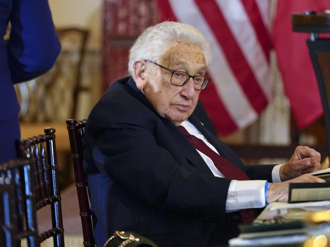 È morto Henry Kissinger, l’uomo che cambiò il corso della Guerra Fredda