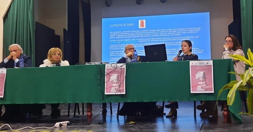 Caltanissetta. Nell’aula magna del Liceo Classico “R. Settimo” incontro sul diritto per la libertà contro violenza e femminicidi
