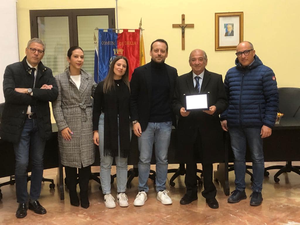 Delia. Riconoscimenti in aula consiliare per i dottori Antonio Carvello e Angelo Carvello e per Giuseppe Strazzeri