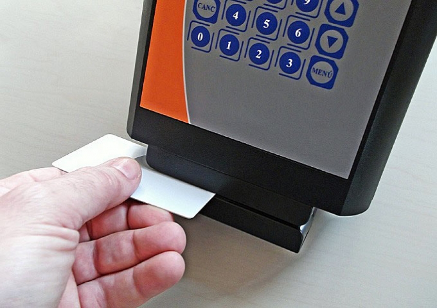 Timbravano badge e tornavano a casa: in un Policlinico denunciati 10 dipendenti dai Carabinieri