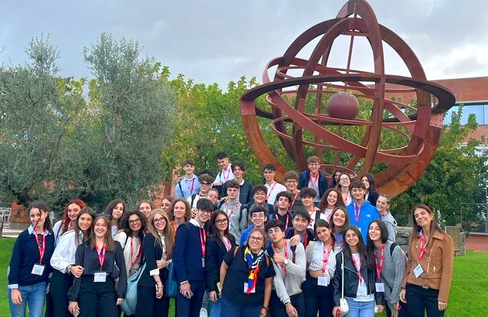 Viaggio d’Istruzione a Roma per gli studenti del Liceo scientifico “Volta”: un entusiasmante percorso tra cultura scientifica e umanistica