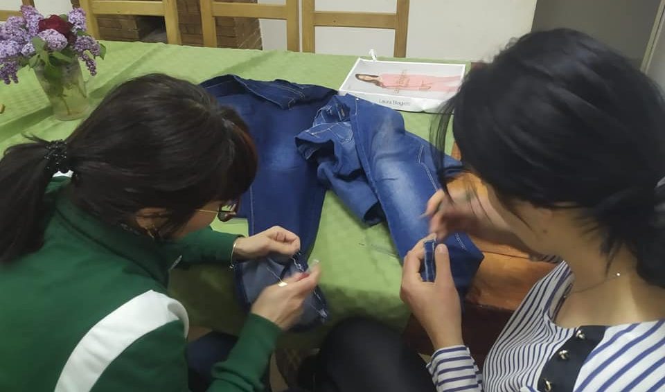 Violenza donne, La Etnos di Caltanissetta a Montecitorio: “Il trauma raccontato con gli abiti di Equo Dress”