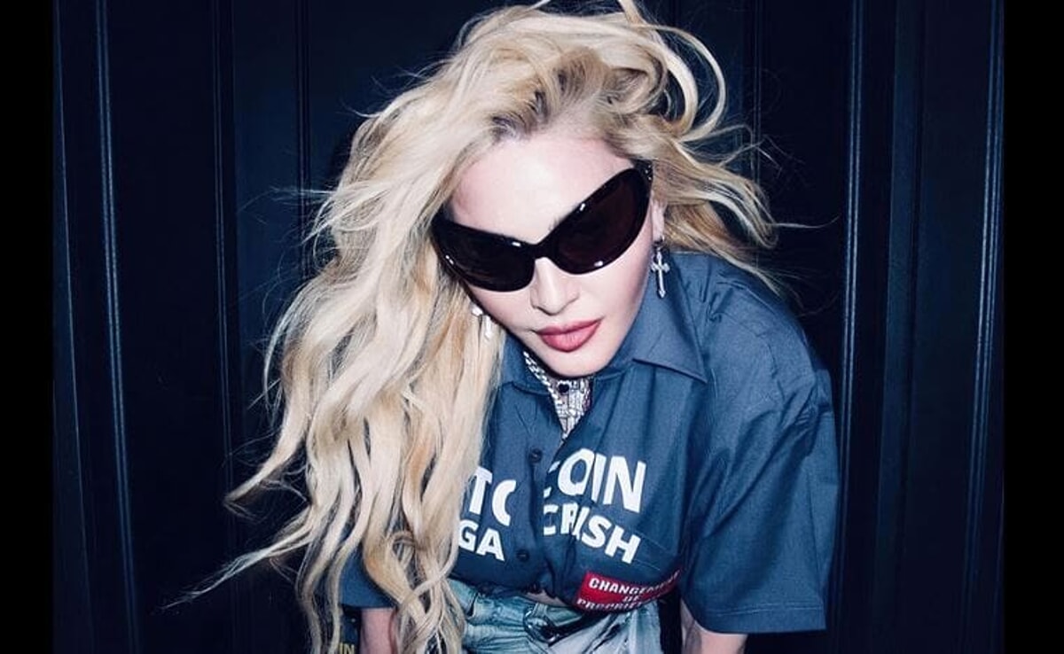 Madonna, gaffe al concerto: sgrida il fan che resta seduto, ma è in sedia a rotelle