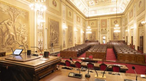 Sicilia: Il vizietto delle leggi “ad personam”, fra le pieghe delle norme finanziarie spunta il salva ineleggibili