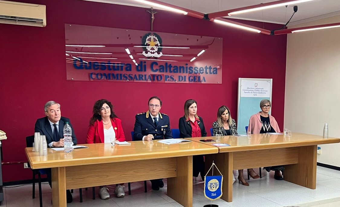 Gela, inaugurata al Commissariato la sala d’ascolto dedicata alle donne vittime di violenza