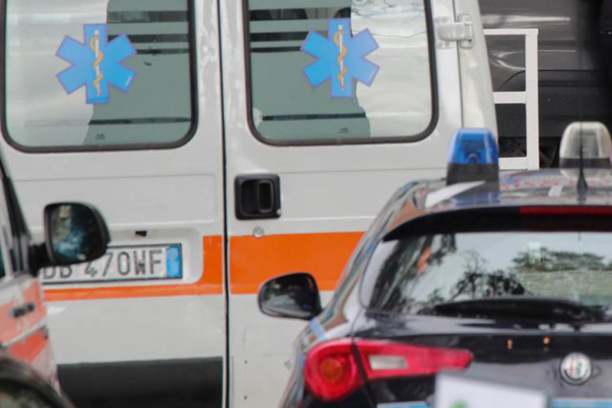 Trave cade da camion, operaio 65enne muore in un cantiere nel catanese