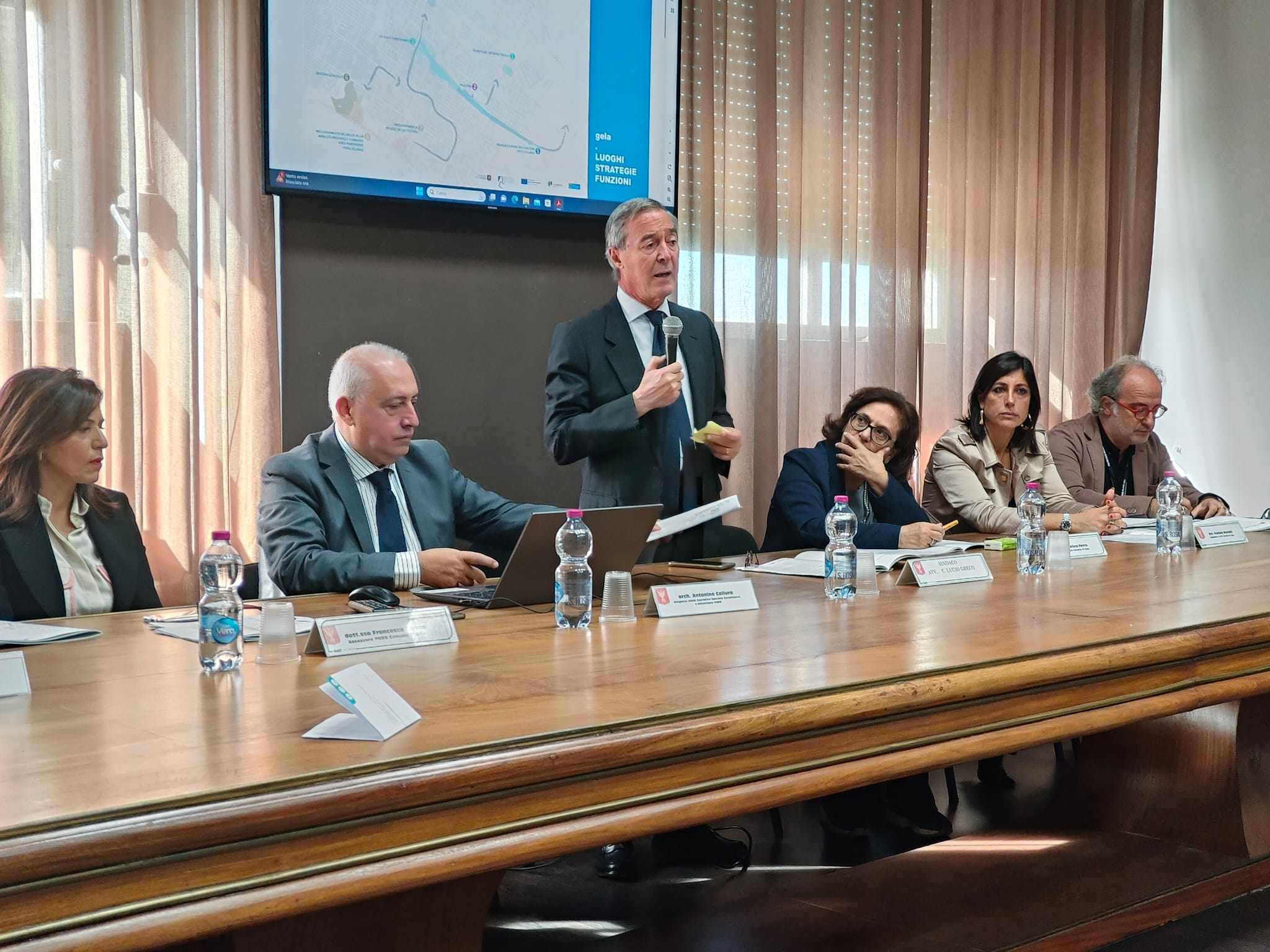 Gela. “Pinqua”, presentati i progetti per 30 milioni di euro per riqualificare 8 zone della città