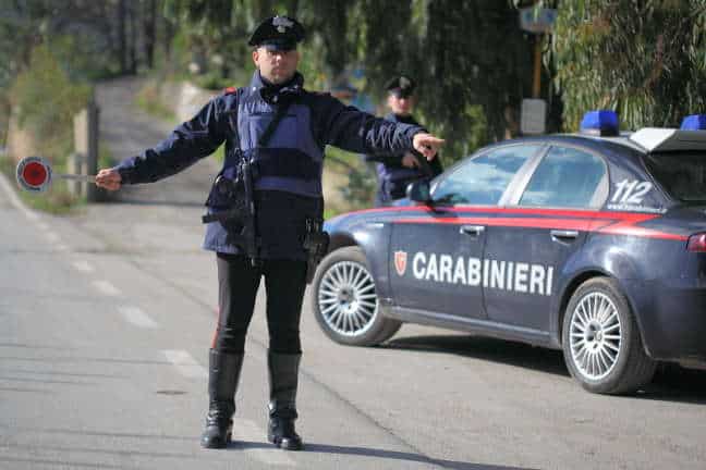 Fugge dai carabinieri in auto con 1 kg di cocaina e il figlioletto, arrestato