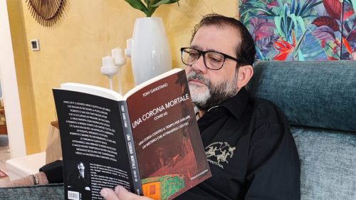 Caltanissetta, domenica Tony Gangitano presenta “Una corona mortale COVID 60”: un racconto distopico tra fantasia e realtà