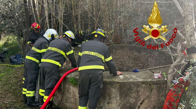 Bimbo di 4 anni cade in un pozzo e riesce a salvarsi nuotando mezzora nell’acqua gelida