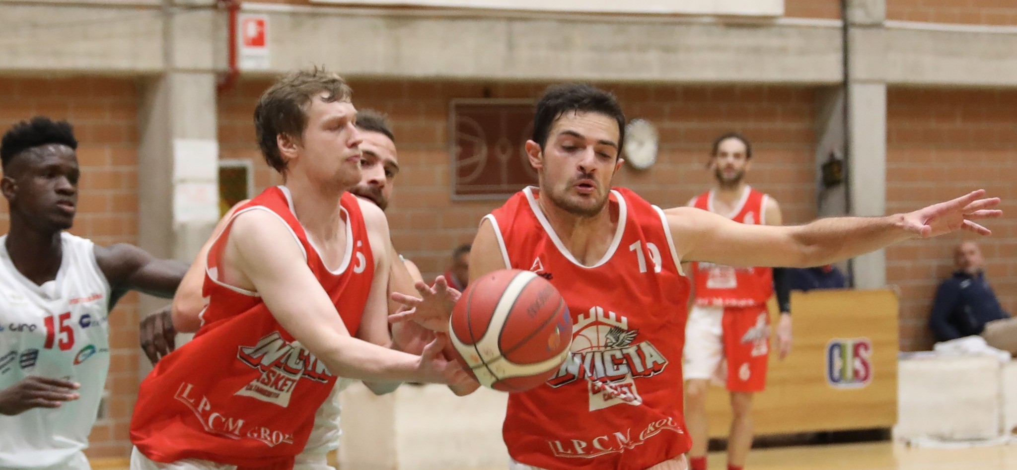 Basket maschile serie C. L’Invicta Basket batte fuori casa il Basket School Gela 89-94: il derby provinciale è suo