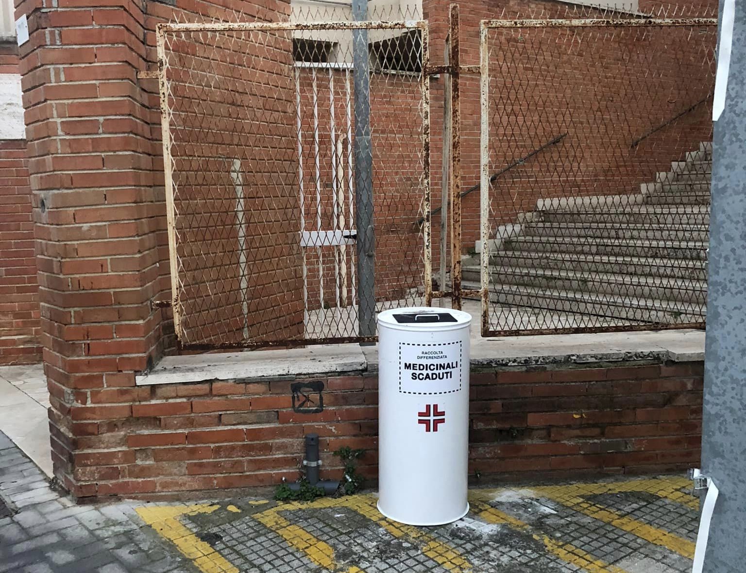 Sommatino. Installati i cestini per la raccolta dei farmaci scaduti