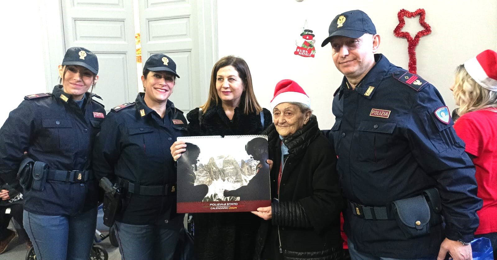 Caltanissetta. Il Questore in visita alla casa di riposo “Nonni Felici 4.0”: scambio di auguri con gli anziani