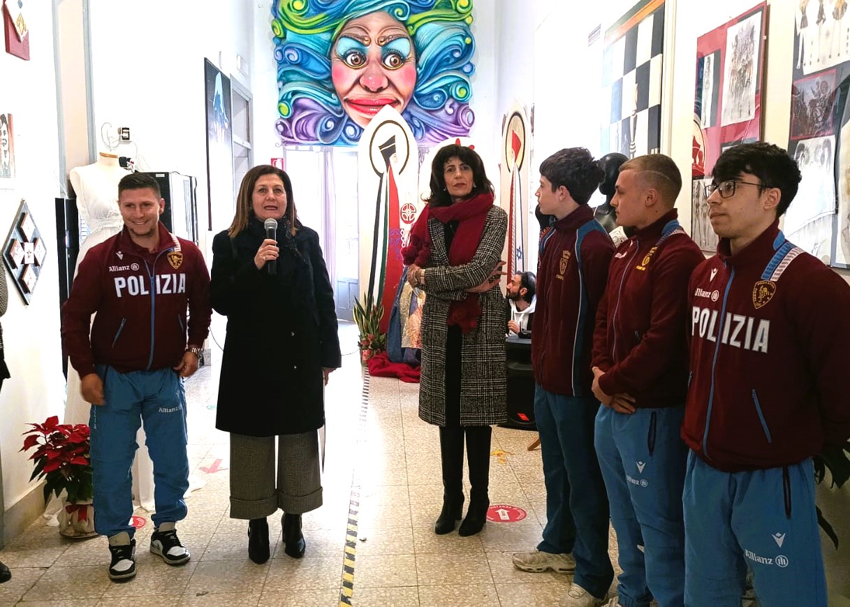Caltanissetta. Il Questore in visita al Liceo artistico regionale “Assunto” parla di pace tra i popoli contro la guerra
