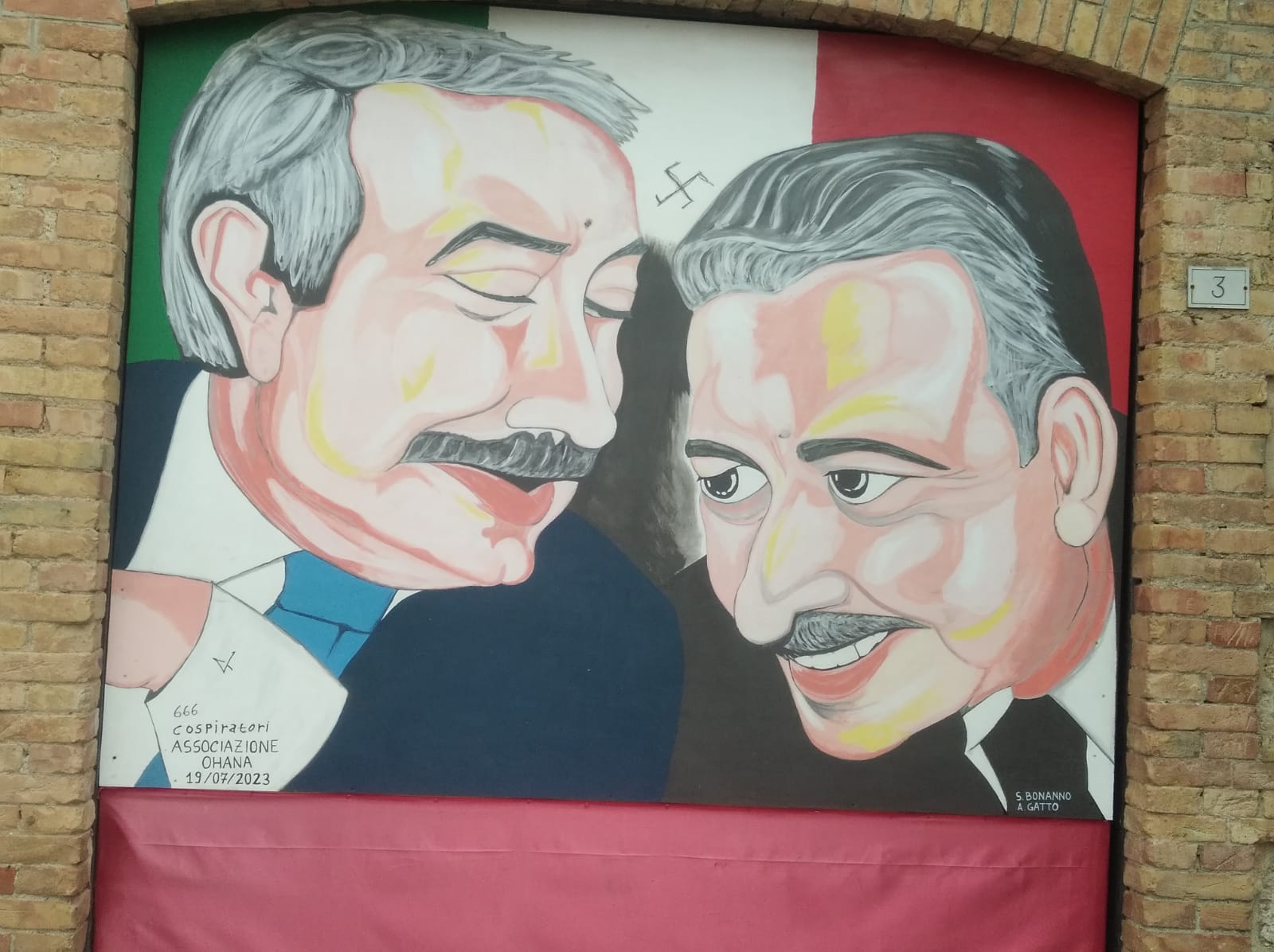 A Roccapalumba imbrattato murale dedicato a Falcone e Borsellino. L’associazione Ohana: “Ferma condanna per questo oltraggio”