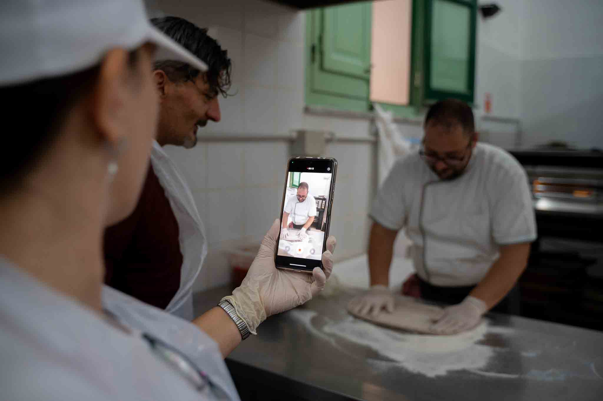 Sicilia. Mani in pasta: un percorso per diventare pizzaioli dedicato agli ospiti  del progetto DimORA