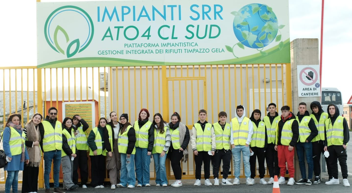 Mazzarino. Gli studenti del “Carafa” in visita educativa a Timpazzo Gela