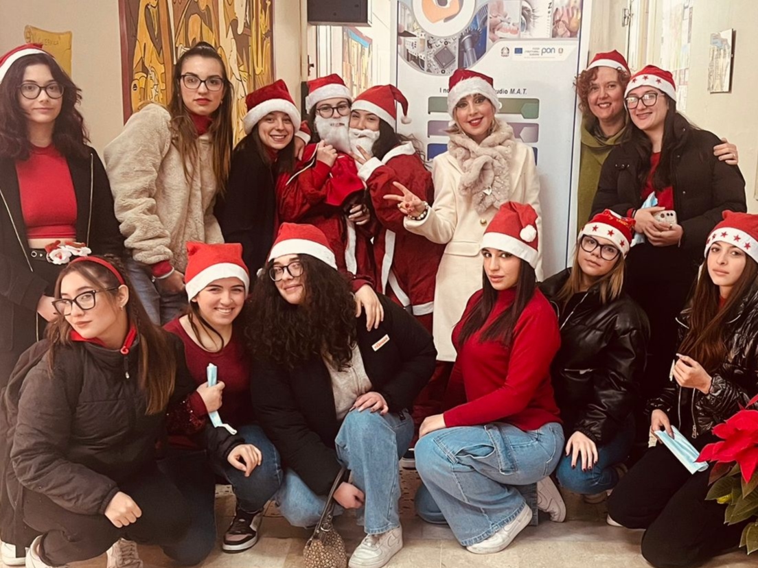 Caltanissetta, l’Ipsia Galilei-Indirizzo Servizi per la Sanità e l’Assistenza Sociale incontra gli ospiti della Casa Albergo  Mazzone