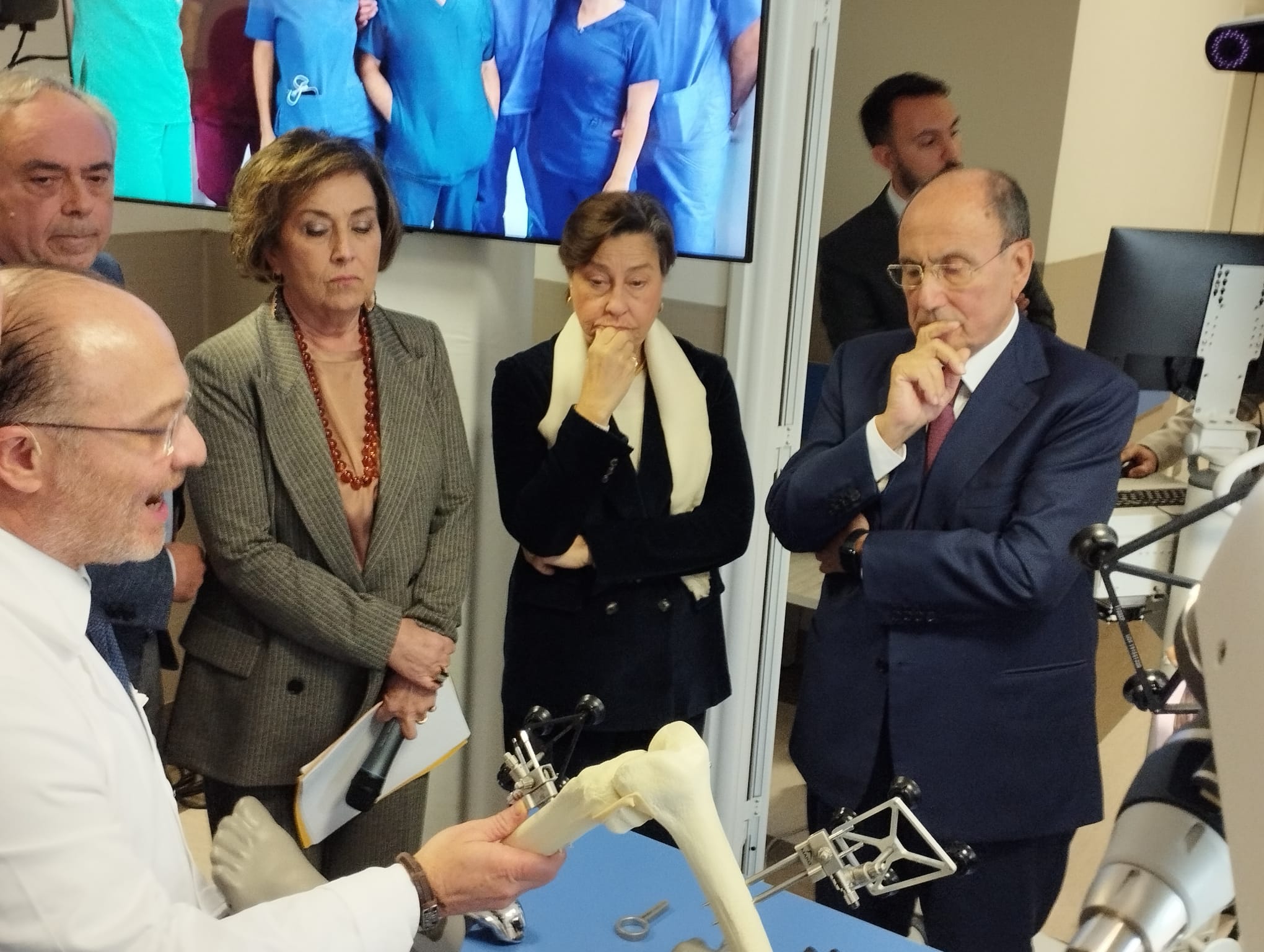 Salute, nuovo “robot” all’ospedale Ingrassia di Palermo. Schifani: «Lavoriamo per potenziare le strutture sanitarie»