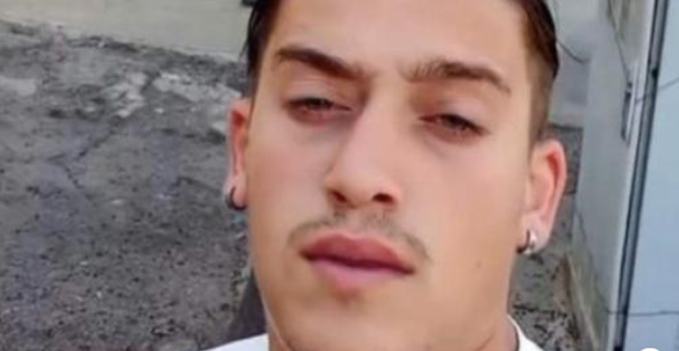 Amici in lacrime per Christian, morto nell’incidente in viale Regione a Palermo: «Ora vola più in alto che puoi»