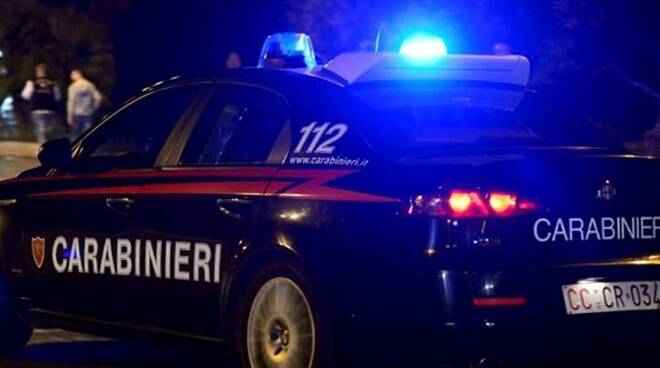 Minaccia e va sotto casa ex compagna, carabinieri lo arrestano