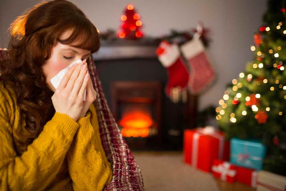 Salute. Covid e influenza, Natale a letto per un milione di italiani: cosa fare, i consigli degli esperti
