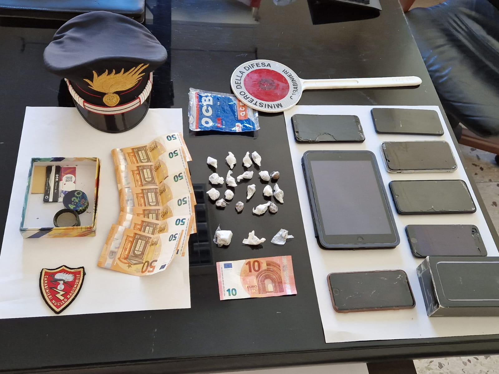 Droga. Ad Enna arrestata 17enne dai Carabinieri, segnalati 11 ragazzi per consumo personale