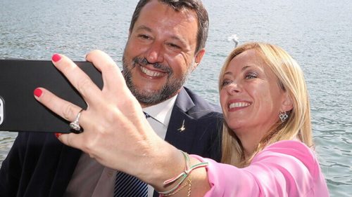 Selfie e nuove sfide, il Capodanno dei politici via social