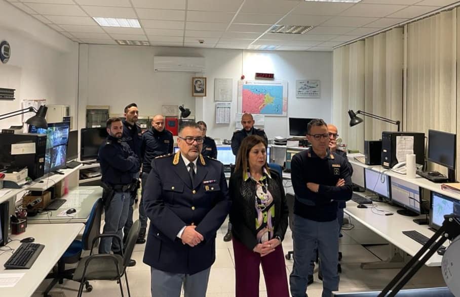 Caltanissetta. Gli auguri di Buon anno del Capo della Polizia, Prefetto Vittorio Pisani, alla sala operativa e al Questore