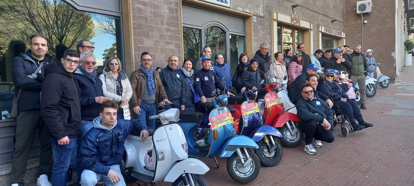 Per il big match di domenica tra Nissa e Pro Favara romberanno i motori del Vespa Club Caltanissetta