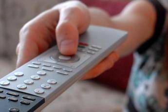 Ascolti tv, 15 settembre: ‘Super Karaoke’ su Canale5 vince in prime time col 13,7% bene l’italvolley su Rai2