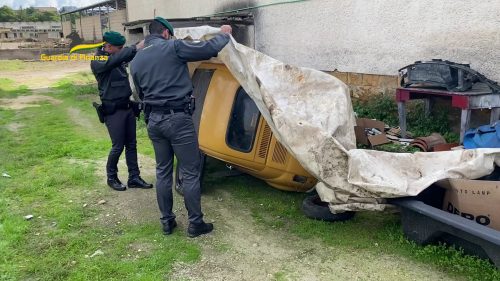 Caltanissetta, sequestrate 5 officine dalla Guardia di Finanza: contrasto all’abusivismo commerciale e alla contraffazione dei marchi
