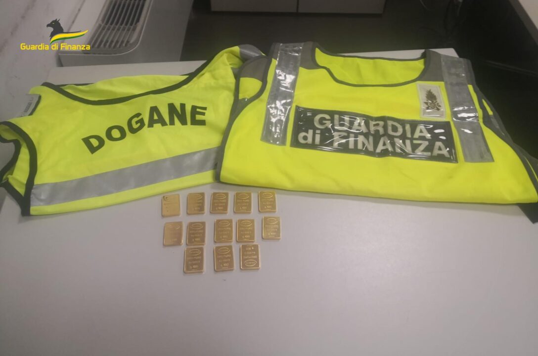Sequestrati 25 mini lingotti d’oro in motonave ad un tedesco che si era imbarcato per la Grecia