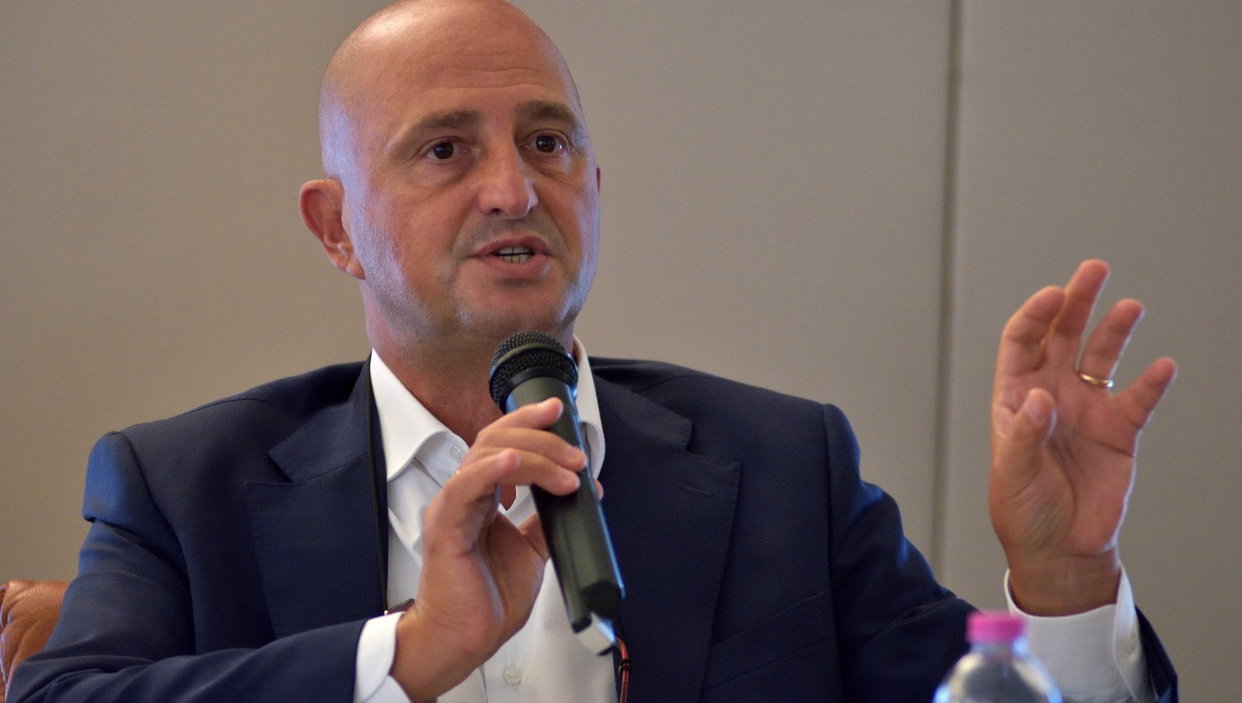 Sicilia, bando da 2 milioni di euro per l’acquisto di scuolabus. Turano: “Un aiuto concreto ai comuni e ai nostri studenti”