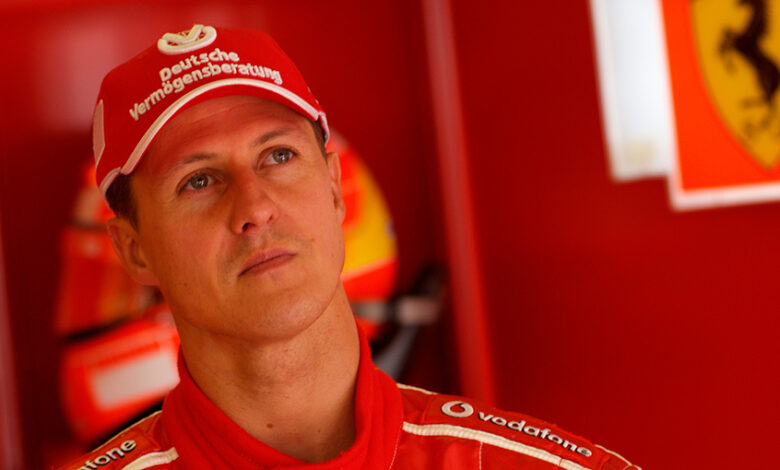 La rivelazione sulle condizioni di Schumacher: “Si siede a tavola per mangiare”