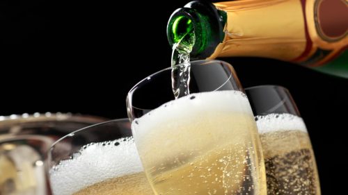 Protesta per prosecco, rogo a cella in carcere minorile Palermo. Due agenti intossicati