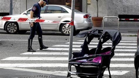 Neonata in carrozzina travolta da auto, la piccola di 2 mesi è ricoverata in prognosi riservata