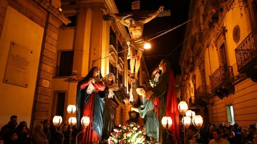 Caltanissetta. L’associazione “Giovedì Santo” promuove la 2^ edizione del Festival “Fra le Vare in preghiera”
