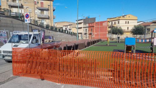 Riesi. Il parco giochi di piazzale De Andrè chiuso per lavori di ristrutturazione