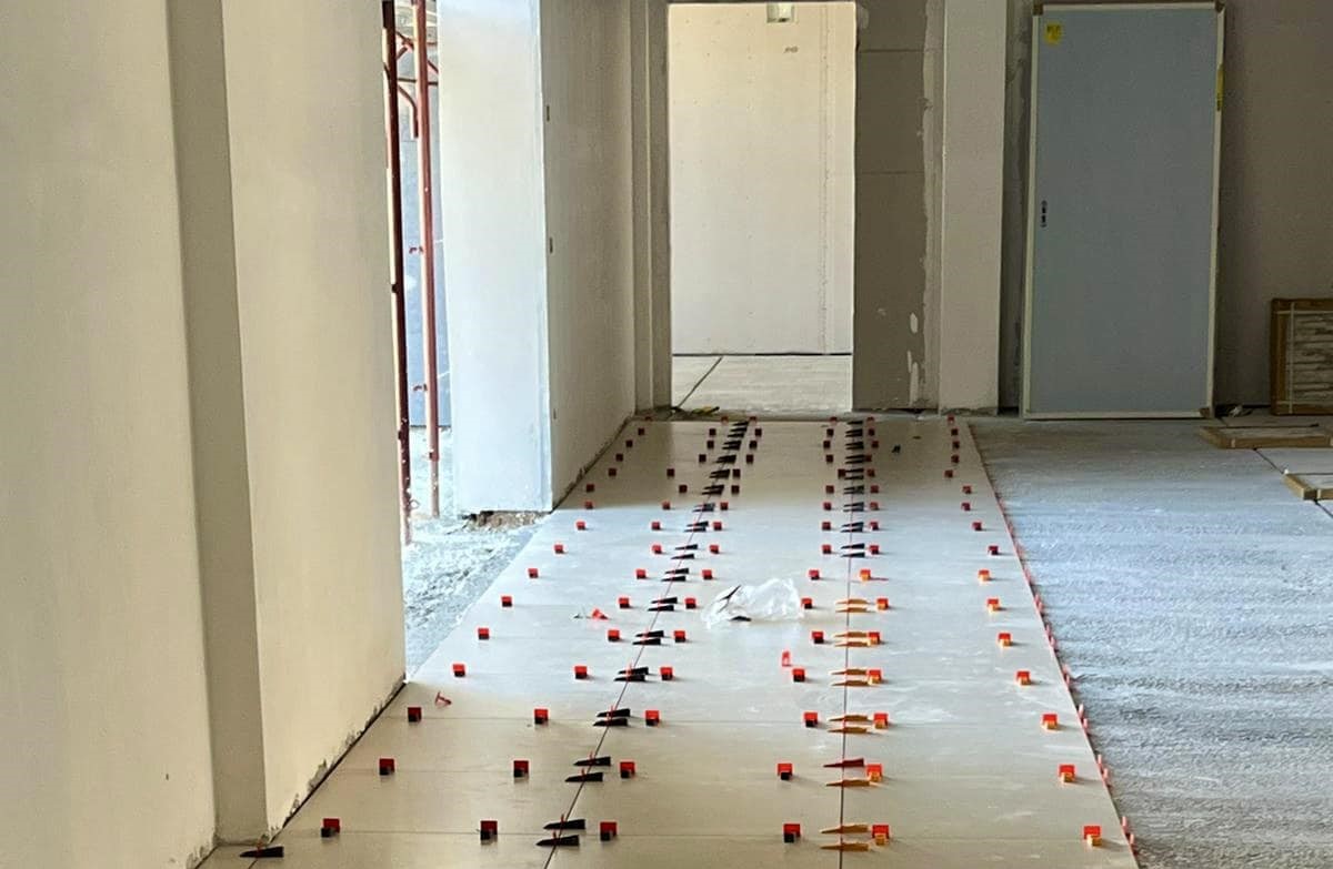 Serradifalco. Al via la posa della pavimentazione nella nuova scuola d’infanzia “Giovanni Falcone”