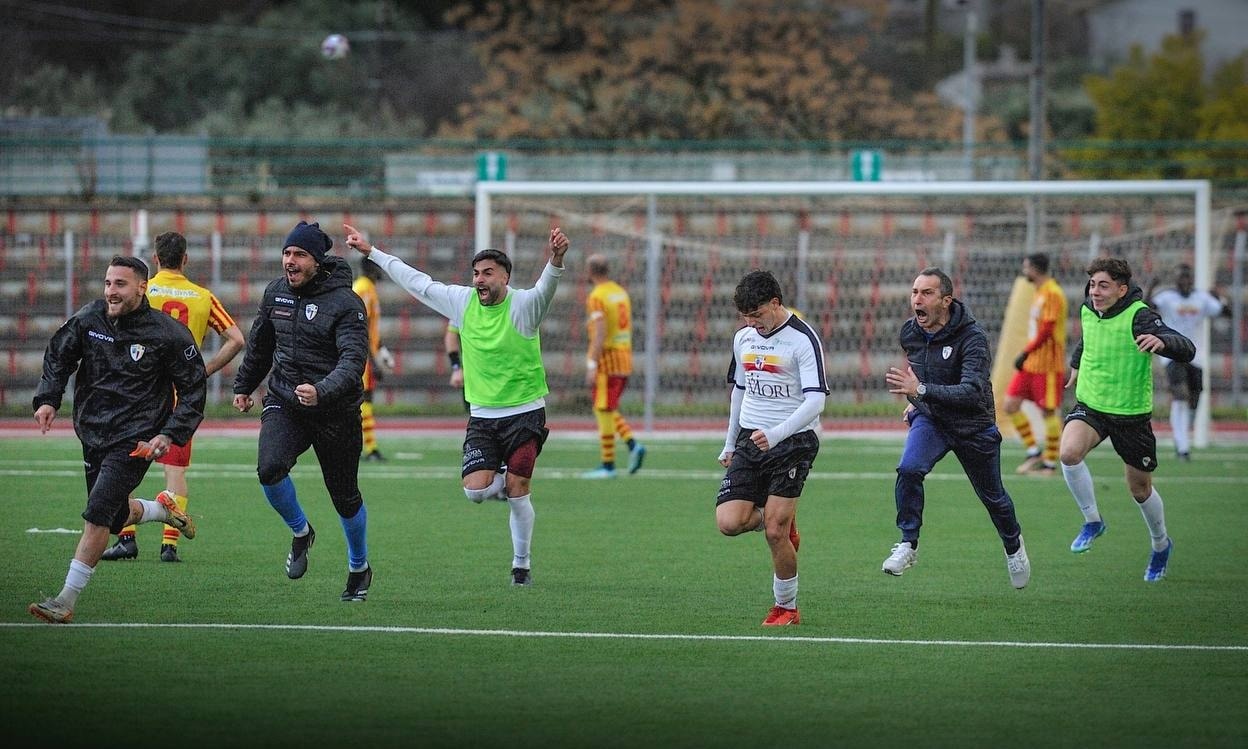 Eccellenza. La Nissa rifila cinque gol all’Accademia Trapani, cade la Pro Favara: biancoscudati a + 7