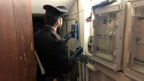Furti energia: condominio “illegale”, 23 denunciati