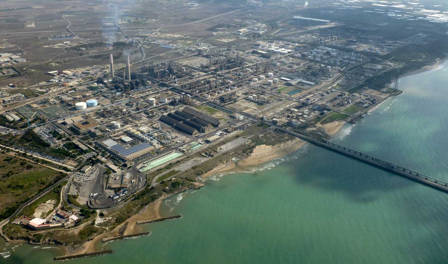 Per 30 giorni nel sito della Prefettura di Caltanissetta disponibile stralcio del Piano di Emergenza Esterna per stabilimenti esterni di Gela