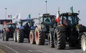 Protesta agricoltori, sullo svincolo Palermo-Catania presidio di 200 persone