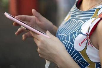 Truffa su Whatsapp, occhio al furto di account: come funziona