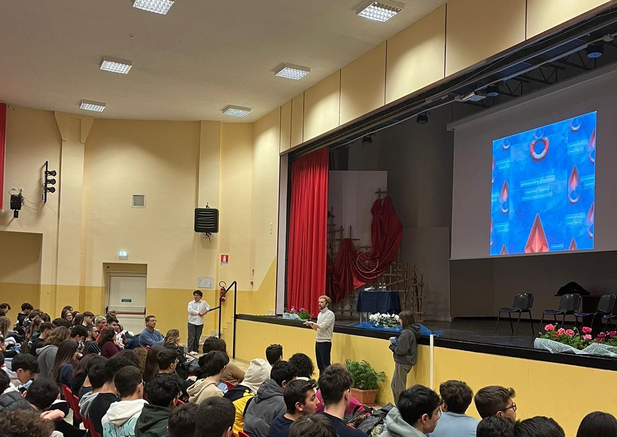 Caltanissetta. Al Liceo Scientifico “Volta” studenti e docenti entusiasti dell’incontro con Alessandro D’Avenia